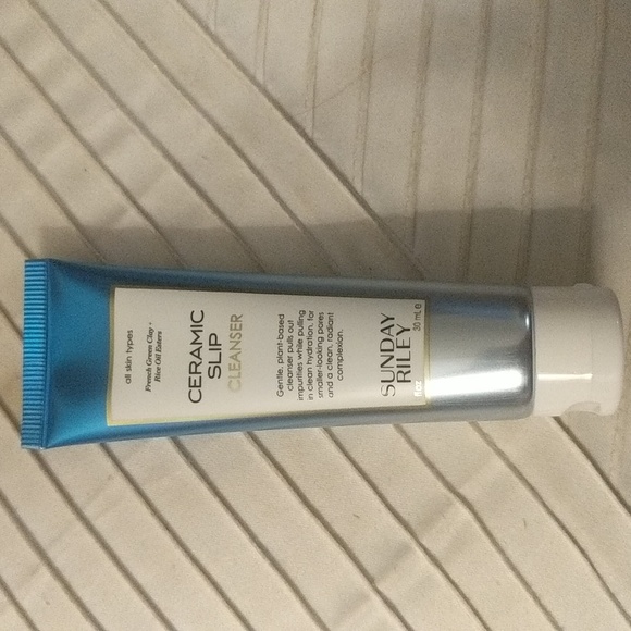 NWT Face Cleanser - Picture 1 of 4
